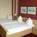 Hotel Strandhotel Direkt An Der Nordsee Mit Restaurant 3*